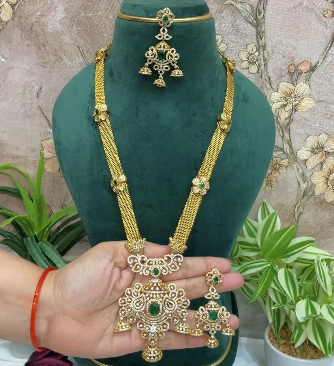 LONG NECKLACE