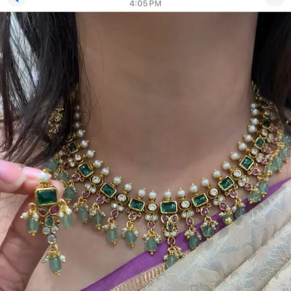 SHORT NECKLACE