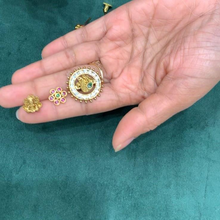 CHANGEABLE EAR RINGS