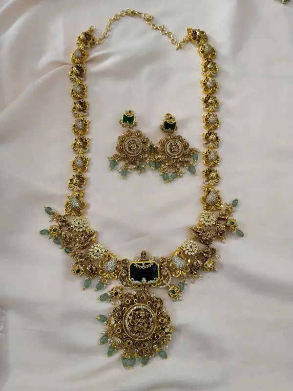 LONG NECKLACE